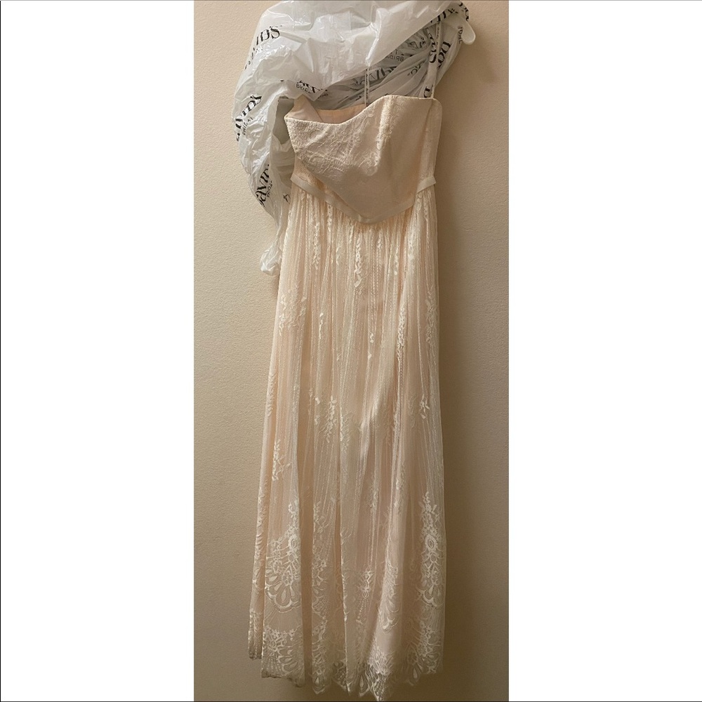 Women’s wedding/prom dress